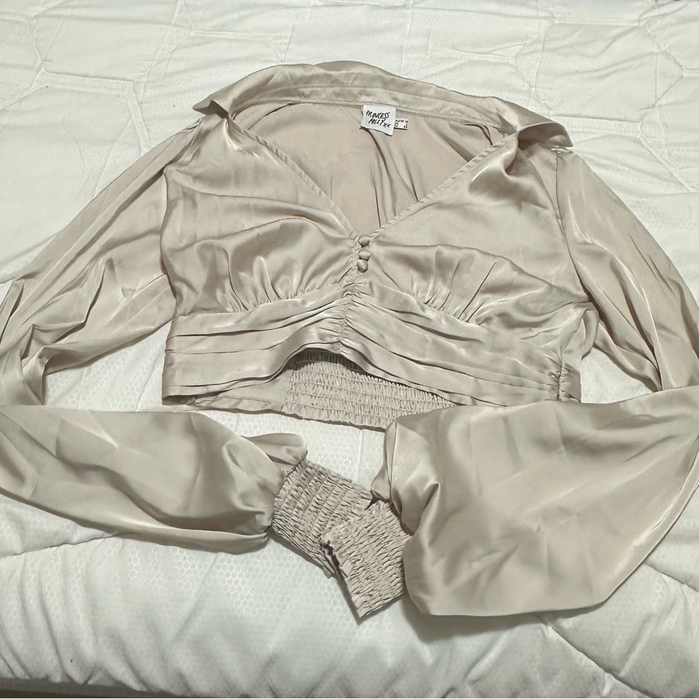 Princess Polly
Tan Crop Long Sleeve 
Size US6